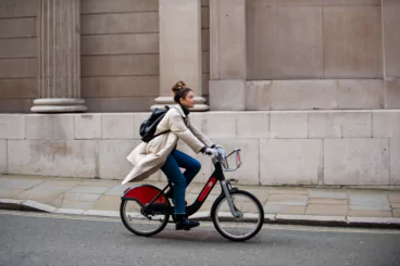 eCYCLE : Impact des programmes de location longue durée de vélo électrique sur la mobilité quotidienne et la santé